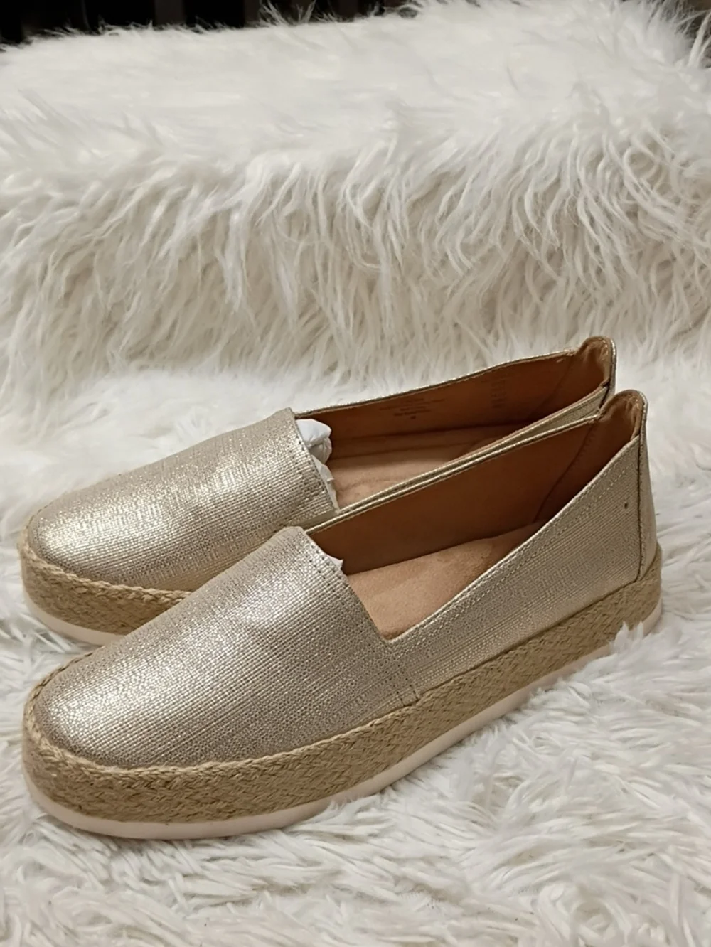 New Giani Bernini Metallic Beige Slip-On Espadrilles Size 8 Flawed
